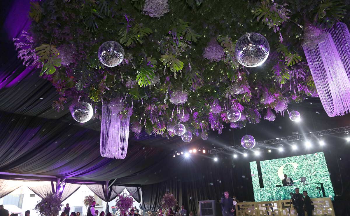 La decoración en tono morado sorprendió a todos