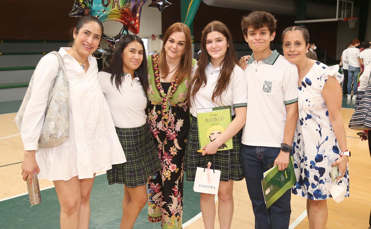 Lorena, Sofía, Gaby, Paulina, Gerardo y Eréndira
