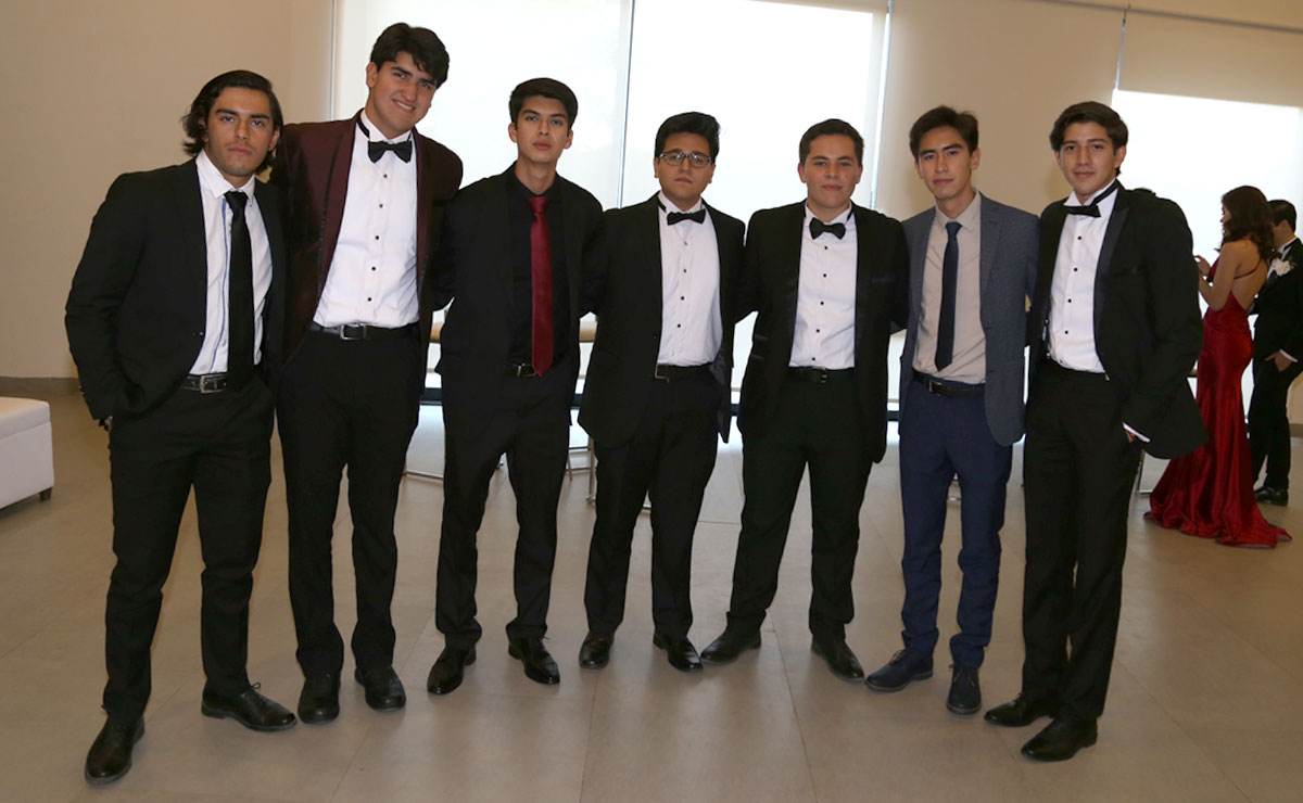 Sebastián, Antonio, Ángel, Andrés, Juan, Felipe y Gilberto