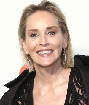 Sharon Stone comparte foto en topless a sus 64 años con poderoso mensaje (Foto: Instagram)