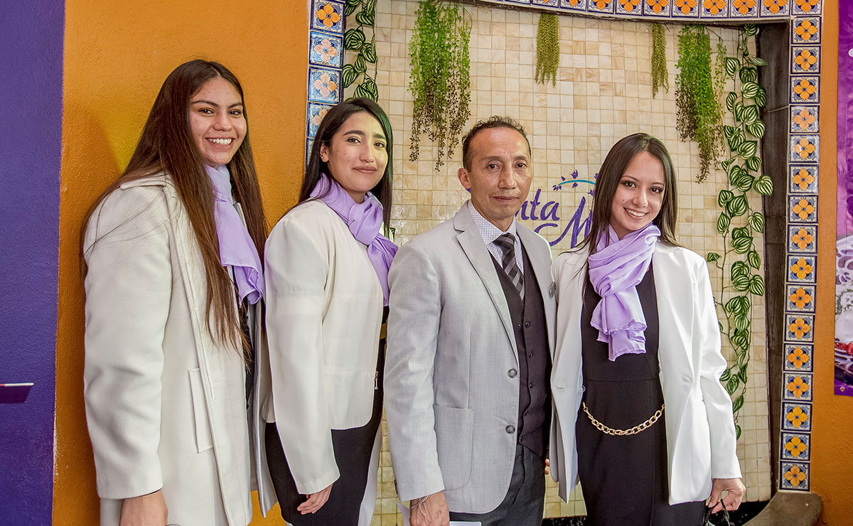 Invitados especiales asistieron a Restaurante Santa Mónica