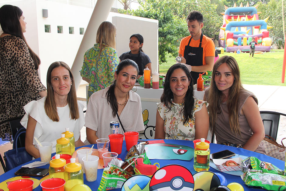Delfina Guzmán, Lorena Bobadilla, Marisol Durán y Michelle Mayorquín.