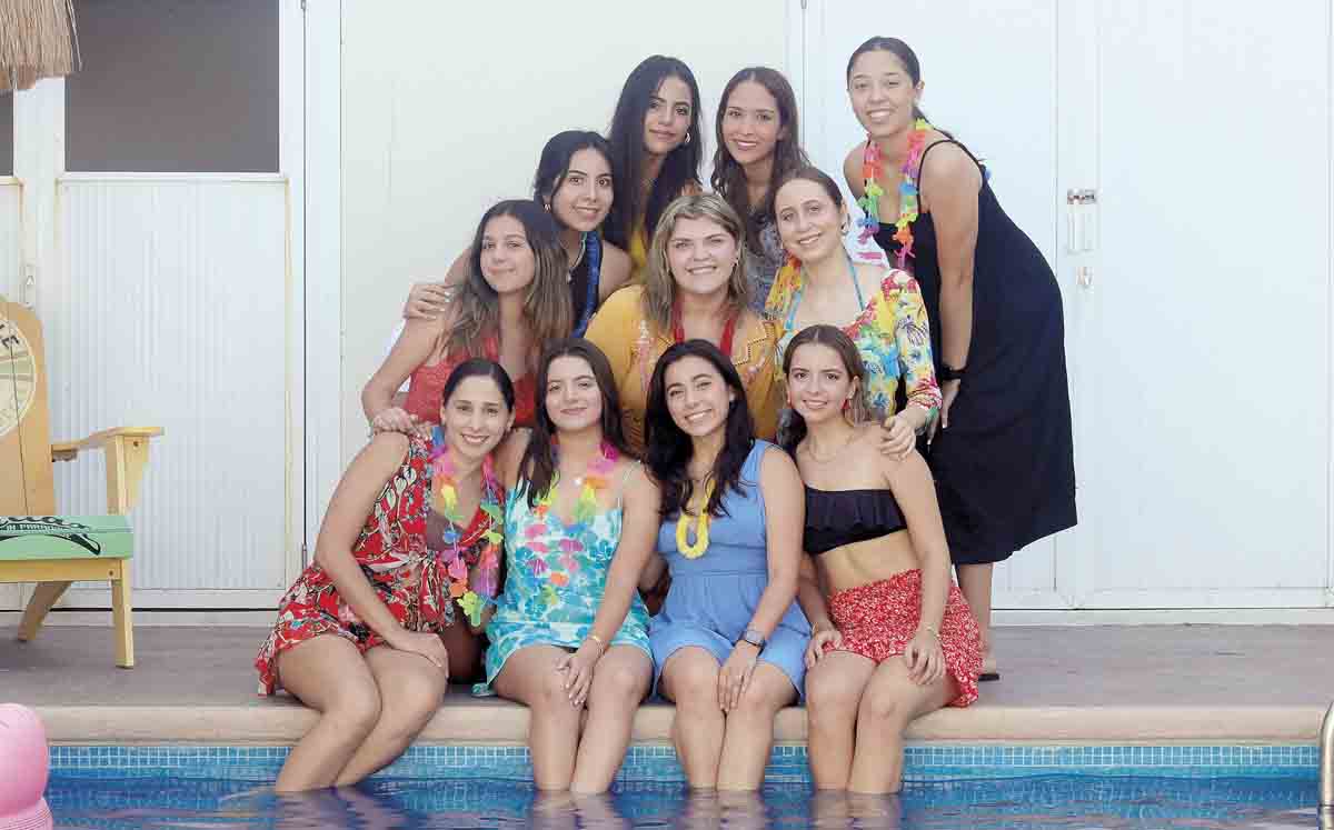 Andrea Rodríguez, Rebeca Merinos, Jimena Castro, Andrea Martinez, Ana Lily Leal, Betty Aguilar, María Luisa de la Garza, Luisa Espino, Tessy Manzur, L