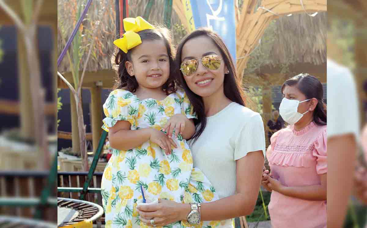 Ivanna Menindez y Karen Romero / Foto: Dennis Hernández