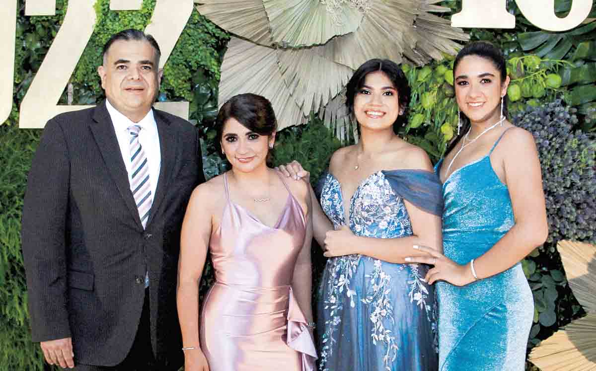 Eduardo hernández, Liliana Sanmiguel, Marifer hernández y Ana fer Hernández / Fotos: José Chang