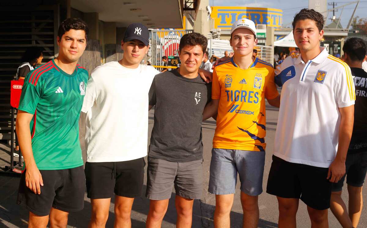 Alejandro Sáenz, Carlos Estaños, Rogelio Díaz, Faustín Montero y Pepe López
