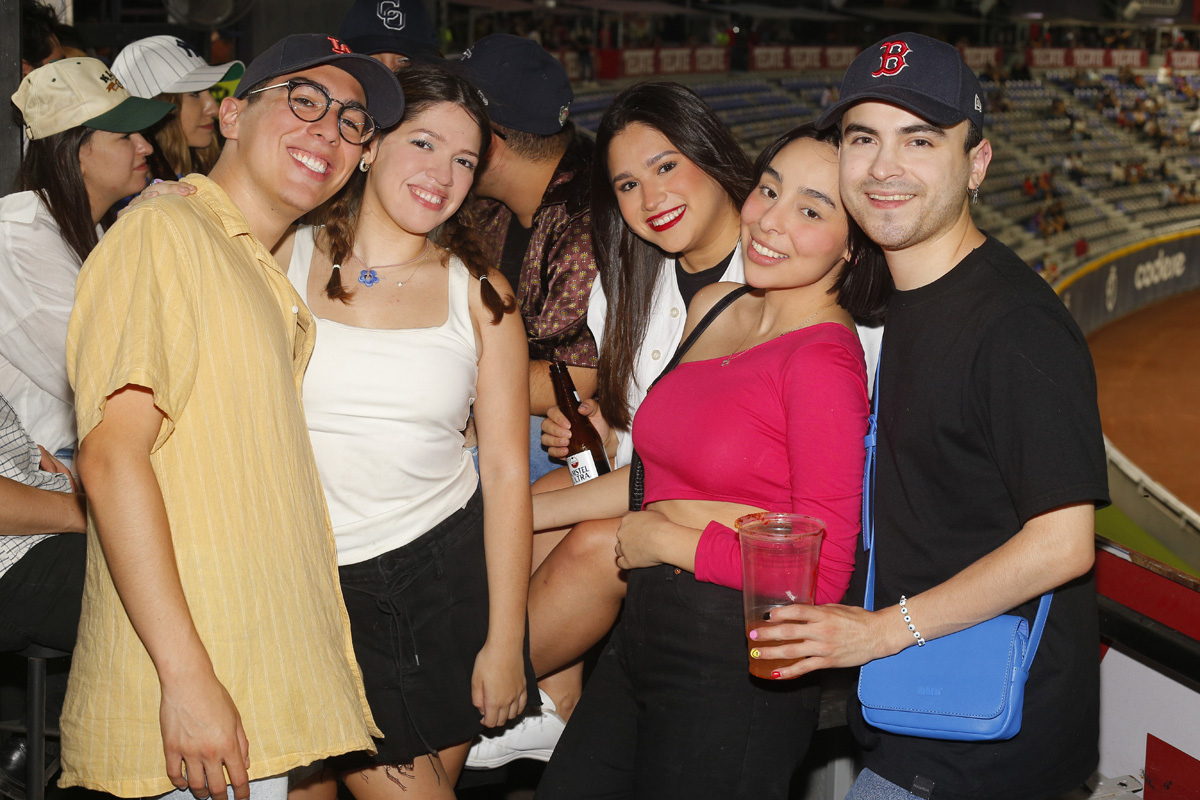 Carlos Montes, Sofía Santos, Brenda Garza, Mariana Hernández y Hugo Morales