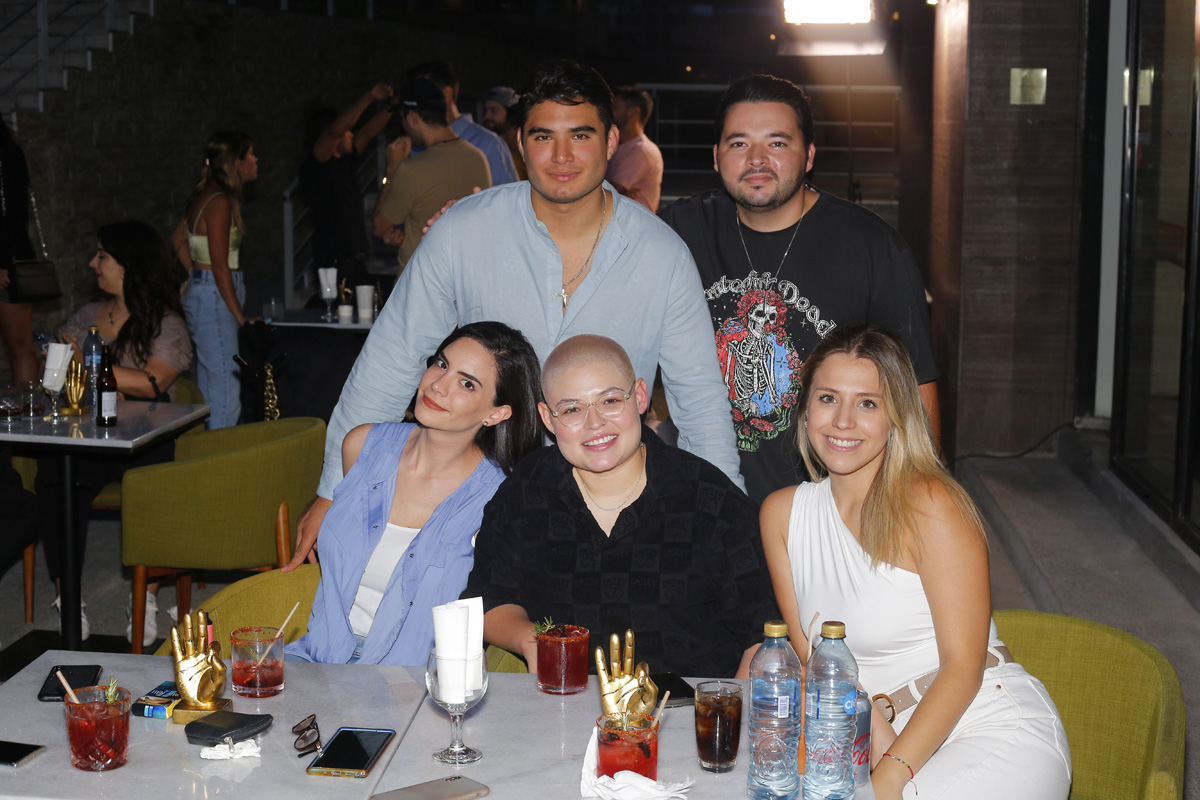 Mariana González, Eva Quintanilla, Arturo Martínez, Gerardo González y Regina Arrambide