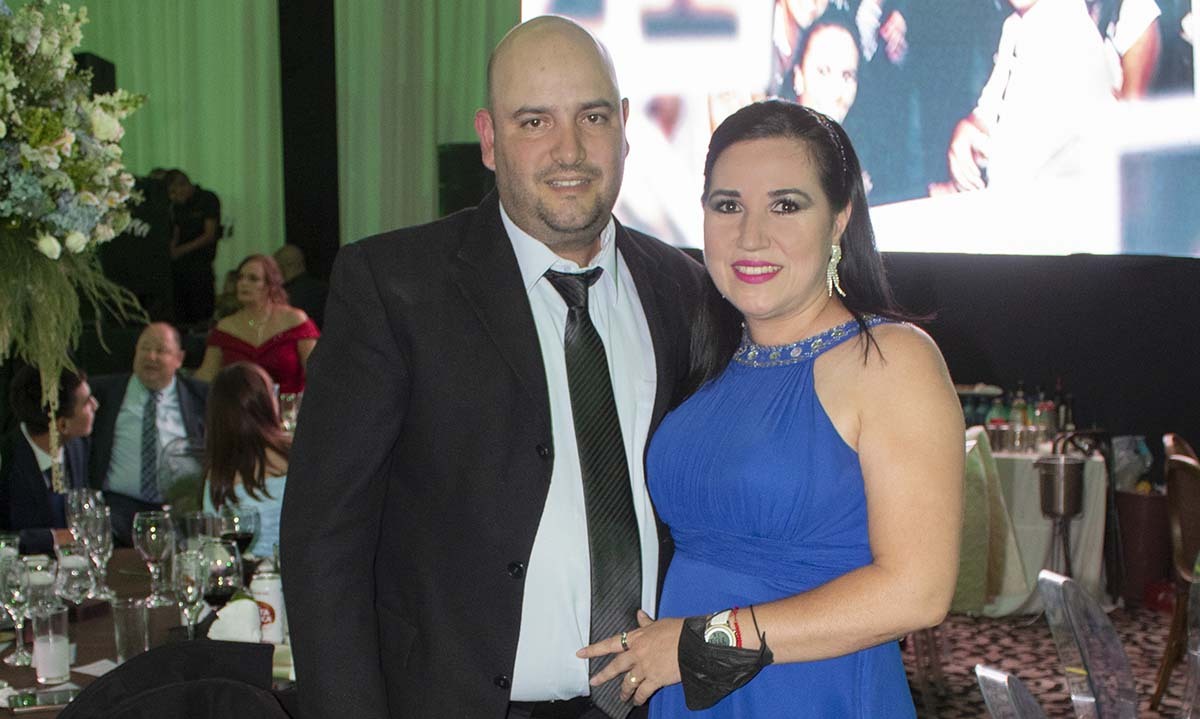 Carlos Gutiérrez y Nelly Hervert