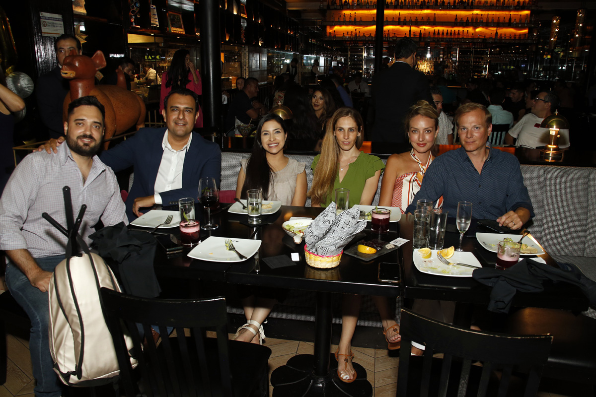 Guillermo Martínez, Marco Muñoz, Karen Contreras, Florencia Marcel, Leslie Gold y Raúl González