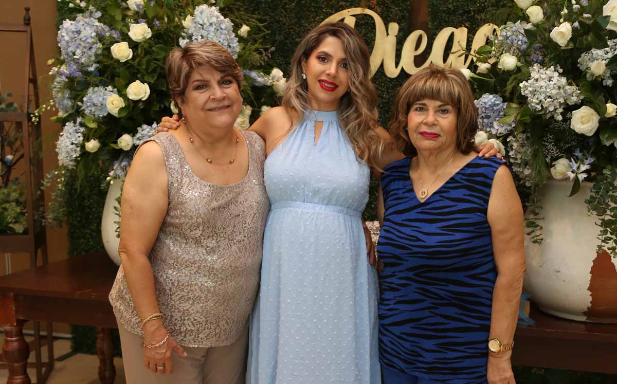 María de Lourdes, María Fernanda y Ana Patricia