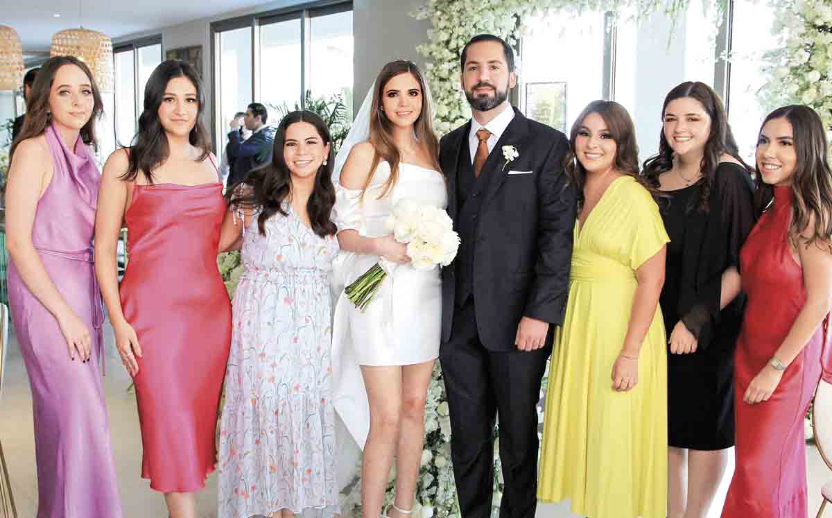 Mónica Santisteban, Martha Sottil, Adriana Domínguez, Paulina Segovia, Romeo Treviño, Ana Sofía Fajardo, Camila Rojo y Majo Zambrano / Fotos: José Cha