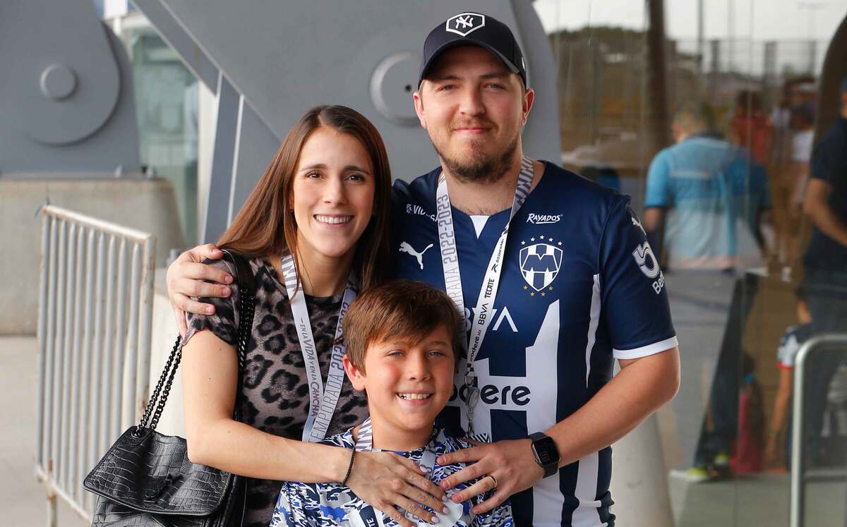 Juan Pabo Varela, Estefy Canales y Mauricio Vallejo
