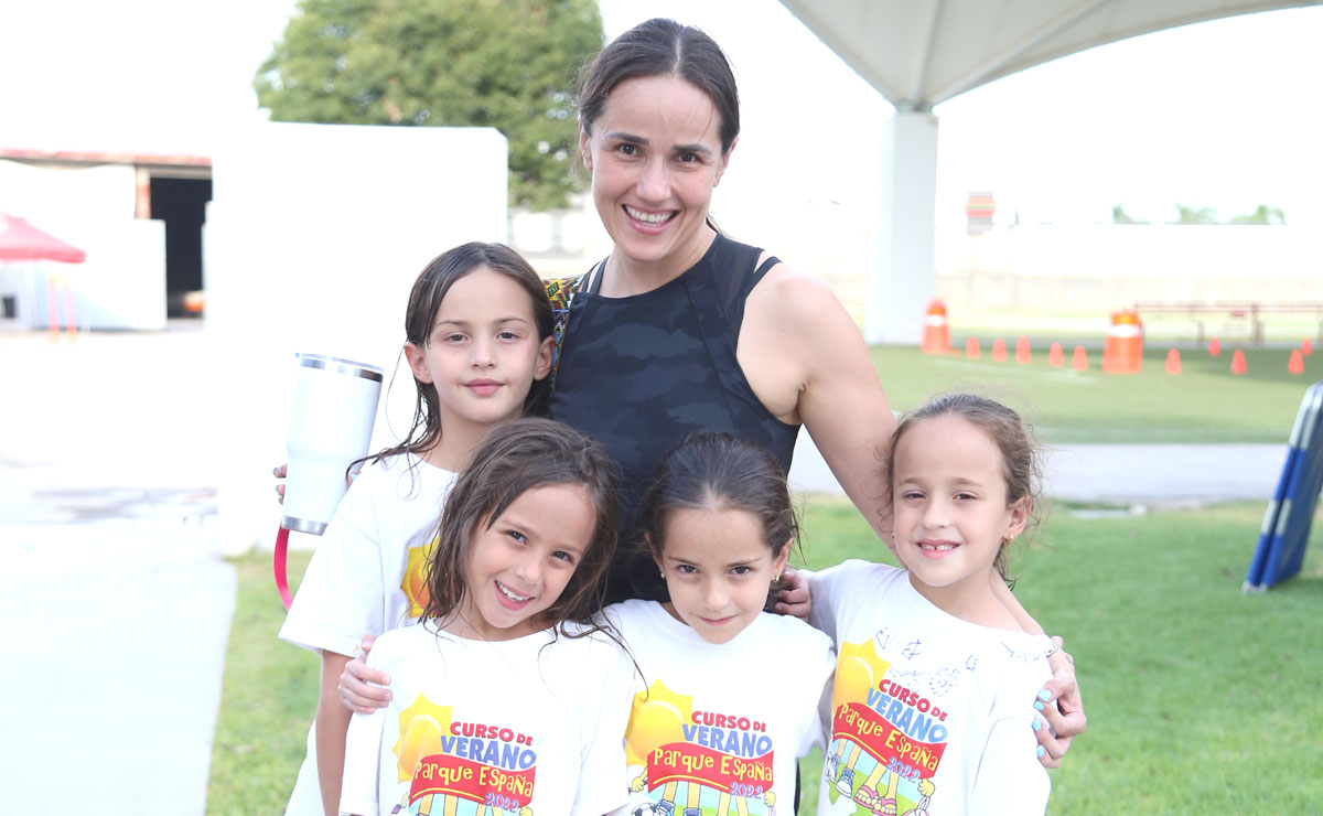 Nora, Renata, Ximena, Frida y Nerea