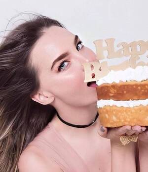 Belinda celebra su cumpleaños con mariachis y botargas de Disney. (Foto: Instagram).