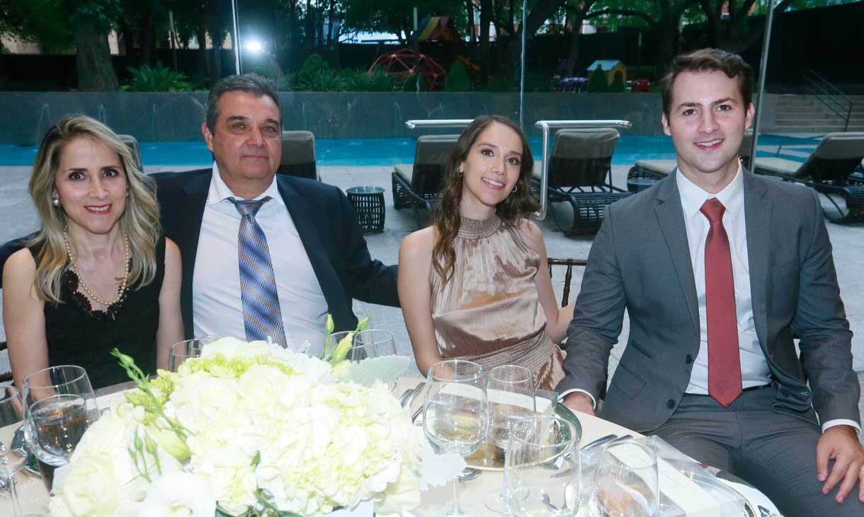 Magdalena Garza, Alberto Hinojosa, Rosy Hinojosa y Mario Cantú