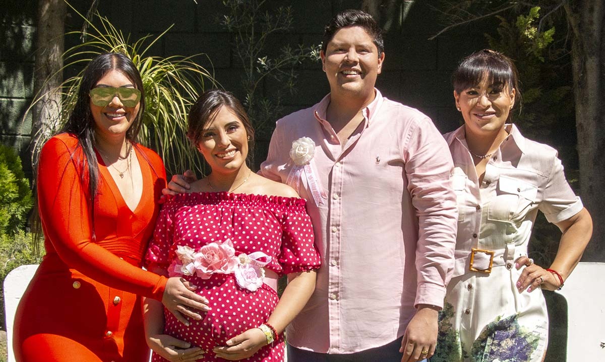Blanca Girselle Flores, Abril Rodríguez, Juan Jorge Flores y Blanca Isela Hernández