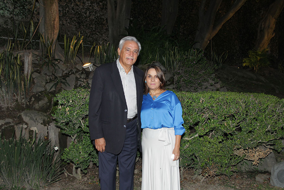 Alberto Cárdenas Jimenez y Joann Novoa