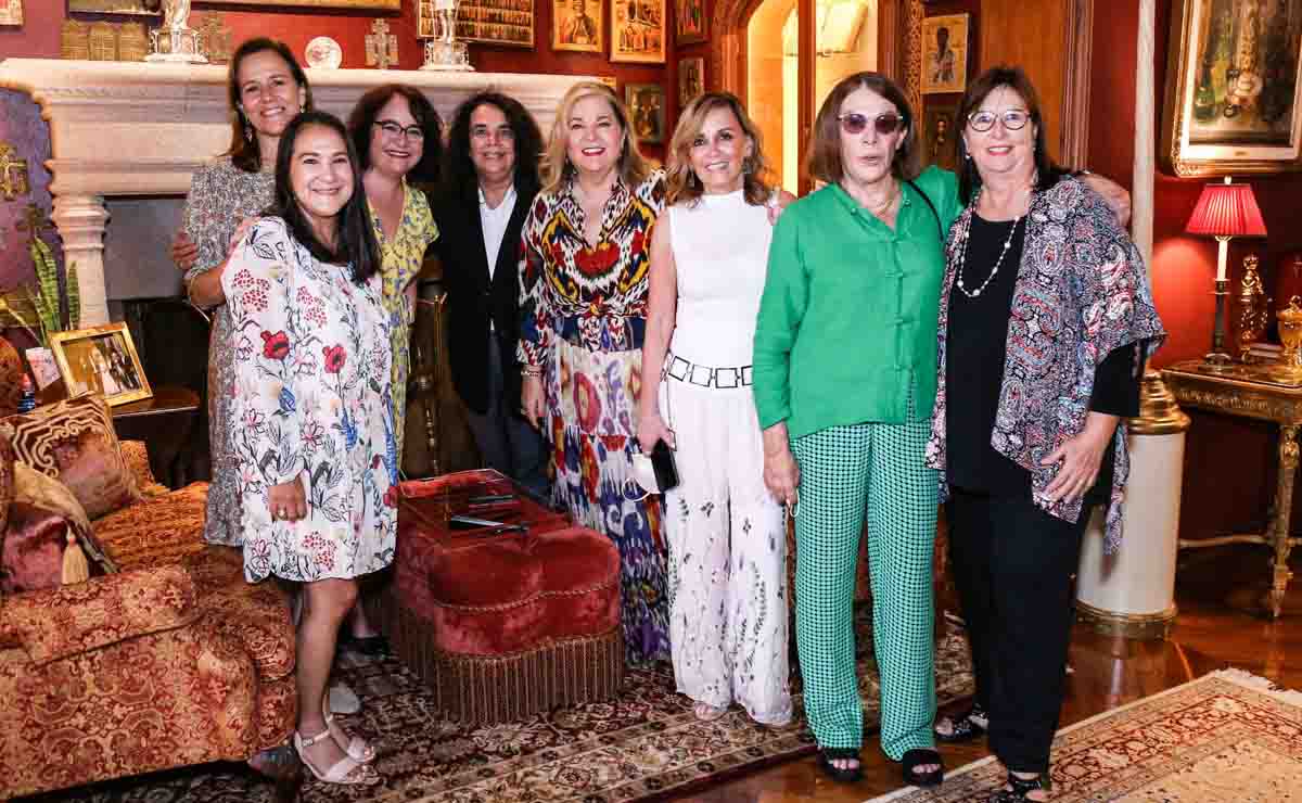 Consuelo Sáizar junto a sus amigas / Fotos: Cortesía