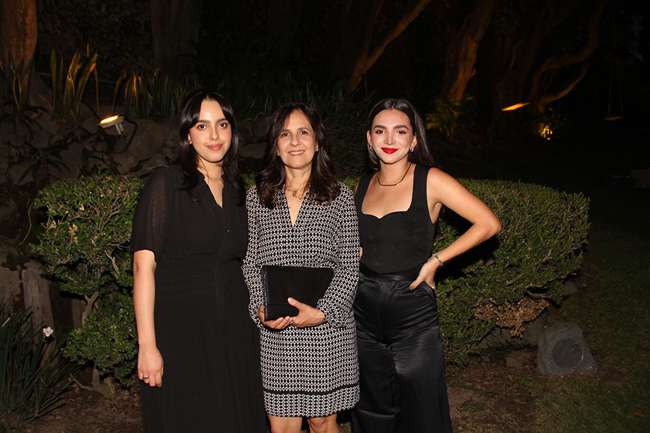 Lucía Sánchez Pillot, Marisol Castillo y Alicia Dávila
