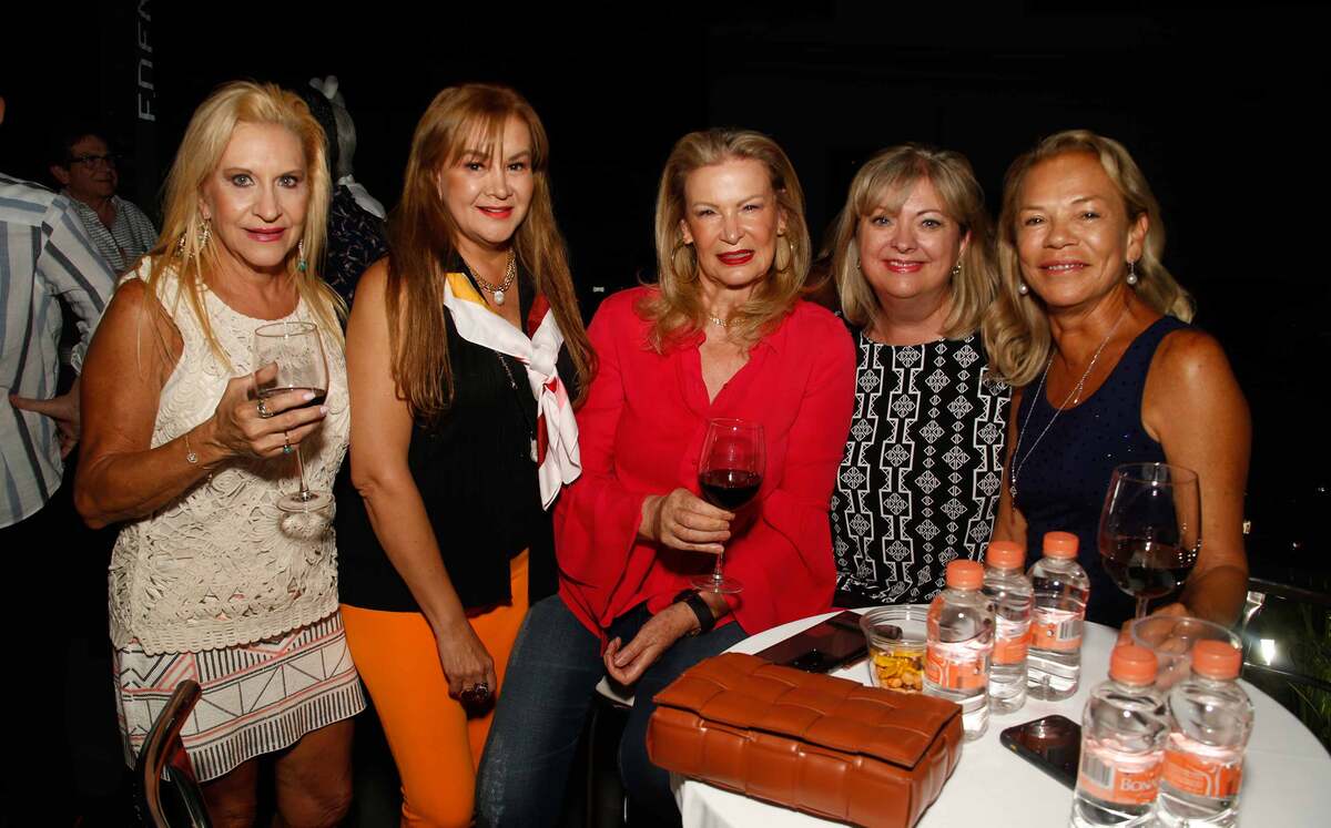 Norma Ruiz, Ana Cortés, María Elena Bolson,  Blanca HInojosa y Vicky Benavides