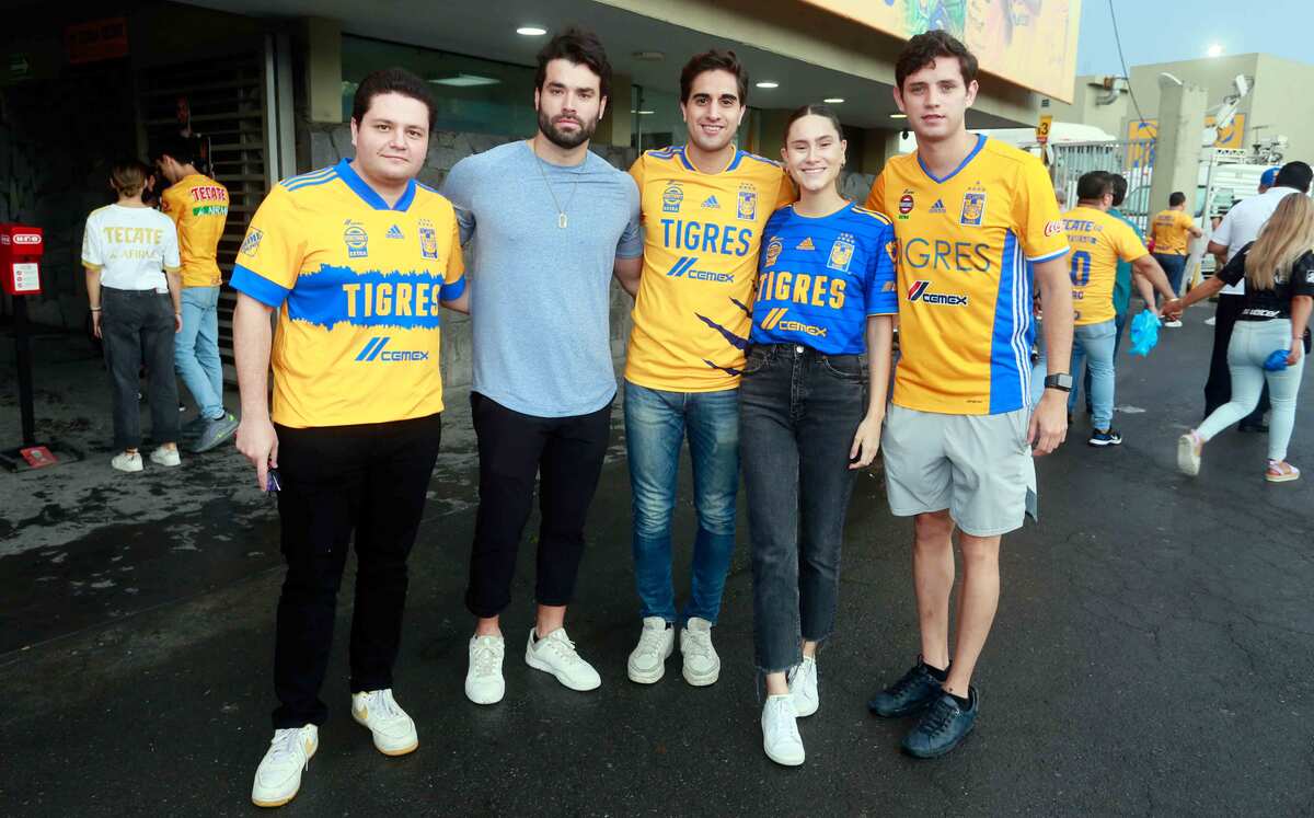 Roberto López, Adrián Sheridan, Alejandro Garza, Anik Amezcua y Patricio Sol
