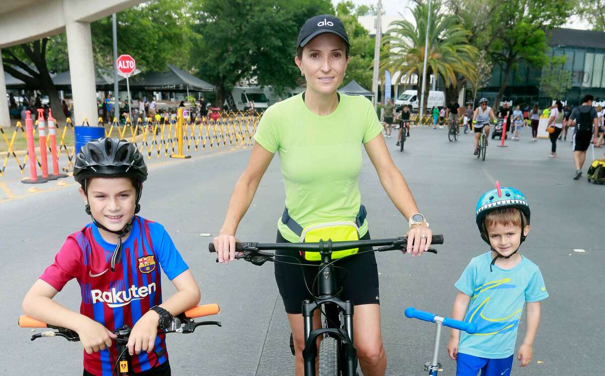 Saulo Fernández, Paulina Escamilla de Fernández  y Yago Fernández