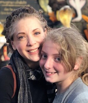 Constanza Creel, hija de Edith González, cumple 18 años.