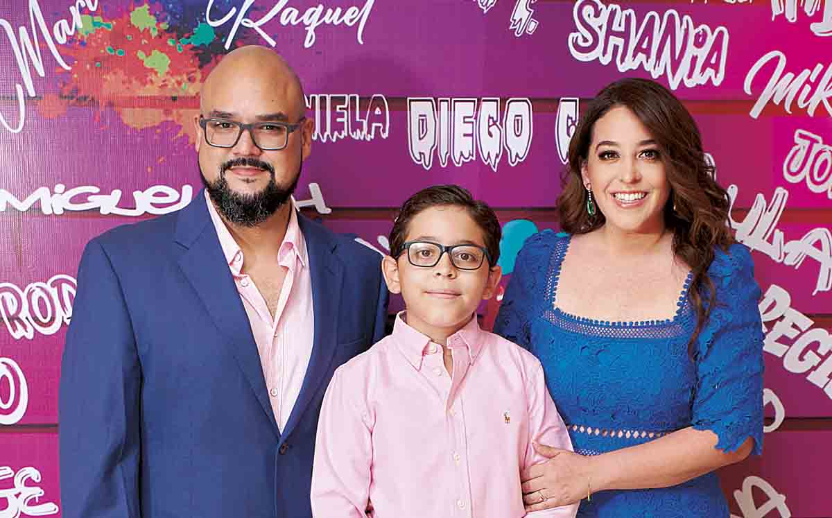 Rolando Rivera, Diego Garza y Gaby de Rivera / Foto: Pildorín