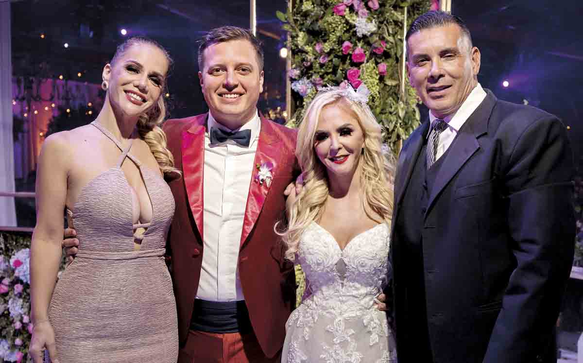 Claudia Cantú, los novios y Carlos Bailleres / Fotos: Diego Romero
