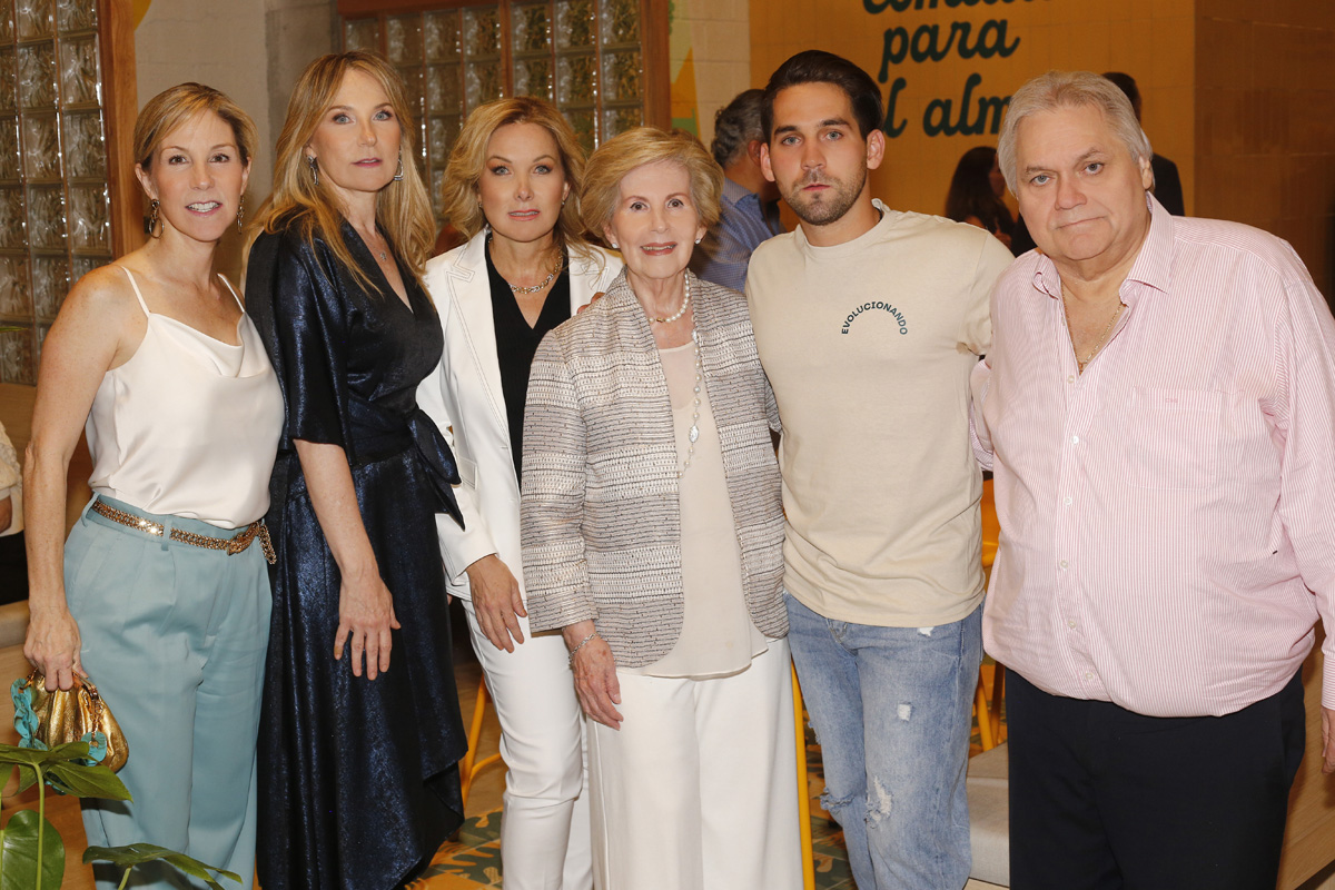 Ana Cecilia Ibarra, Adriana Ibarra, Julia Ibarra, Julia de Ibarra, Marcelo Bremer y Carlos Bremer