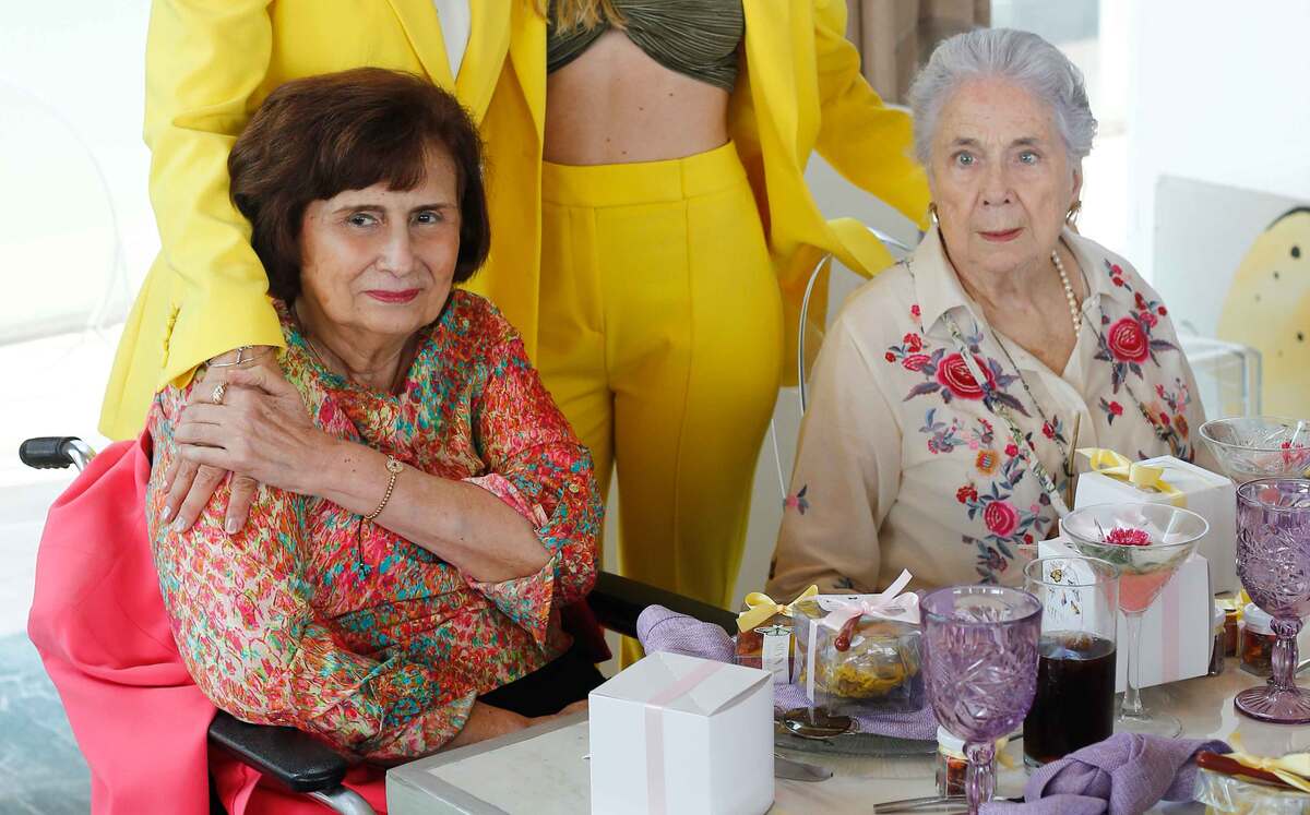 Delia Williams y Consuelo Rodríguez