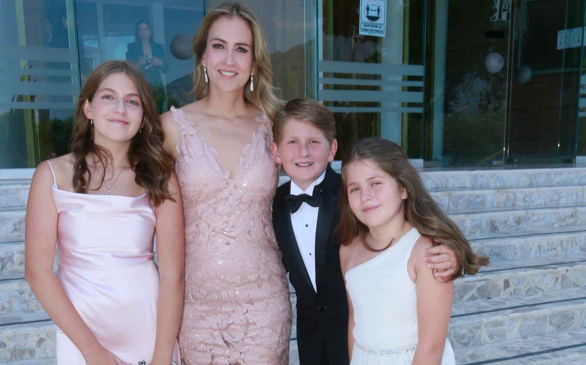 Fernanda López, Daniela Villarreal de López, José Pablo López y Eugenia López