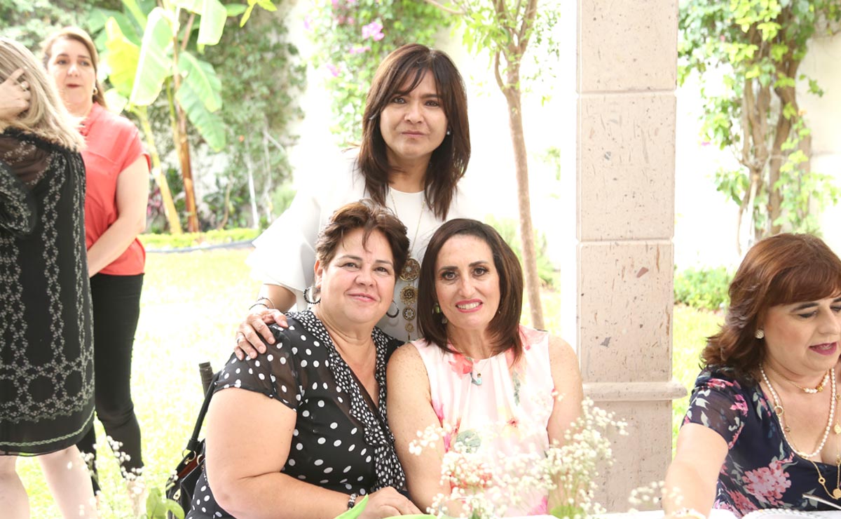María Elena, Gloria y Amparín