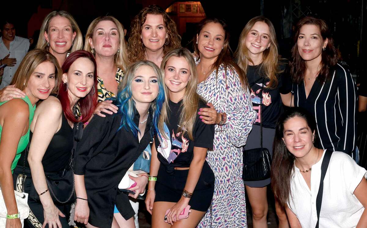 Viviana Magaña, Ale Garza, Paloma Padilla, Laura González, Mara Ureña, María Constanza Pardo, Ivonne Odriozola, Mónica García de Moyeda, Luisa Vox, Da