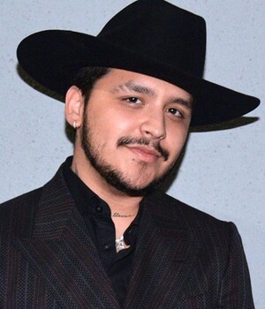 Christian Nodal: Revelan cómo se quitó los tatuajes de la cara.