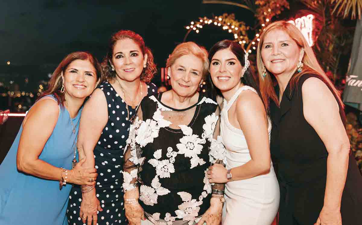 Nora Eneyda Acevedo, Judith Acevedo, Noriney de la Garza, Laura Izaguirre y Laura Acevedo / Fotos: Cortesía