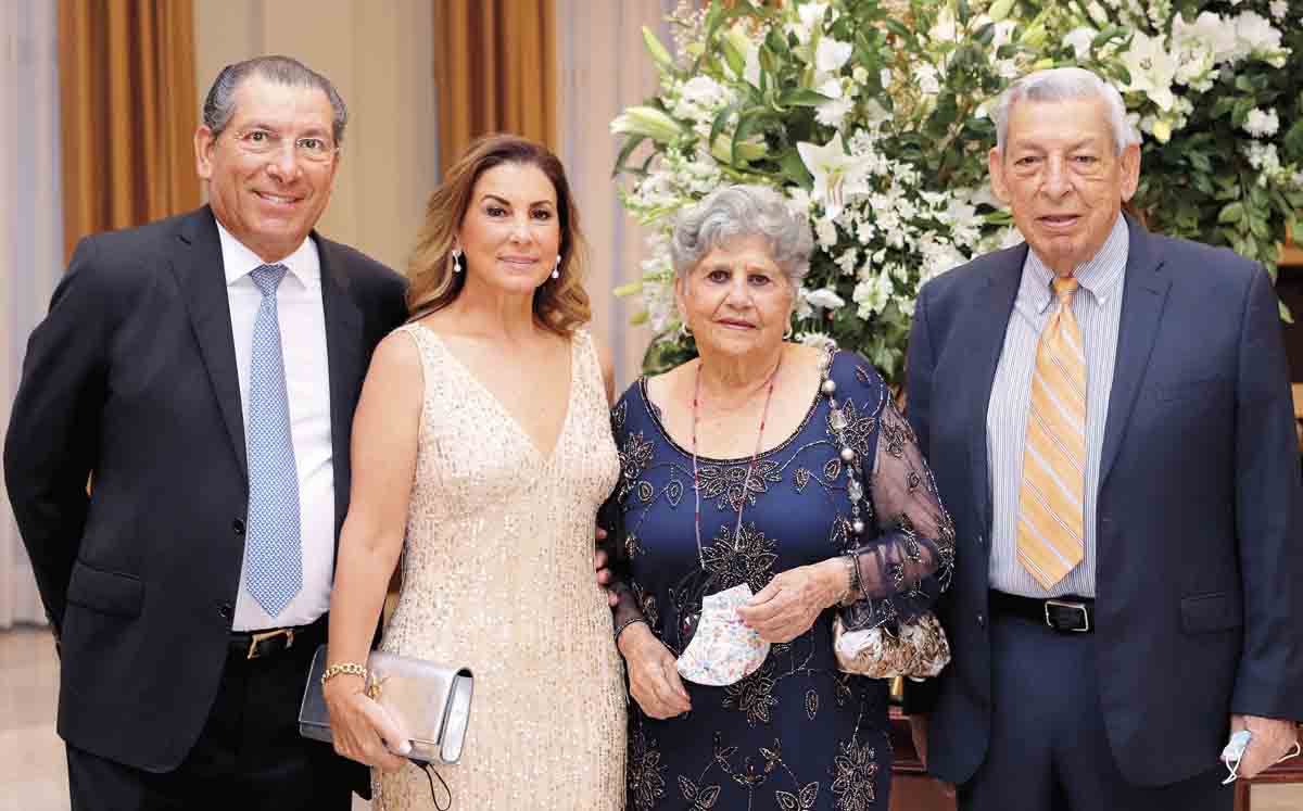Tomás García, Silvia Corripio, Rosita de García y Tomás García / Fotos: Dennis Hernández