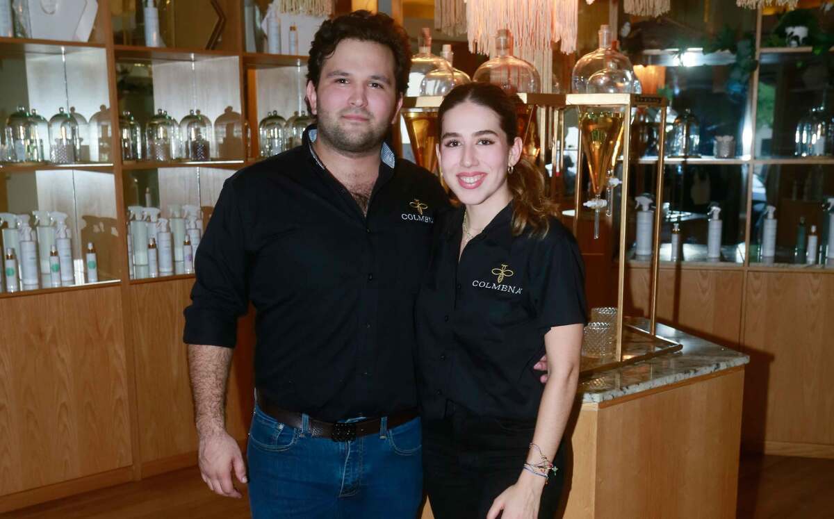 Adrián Salinas y Ana Paula Benavides