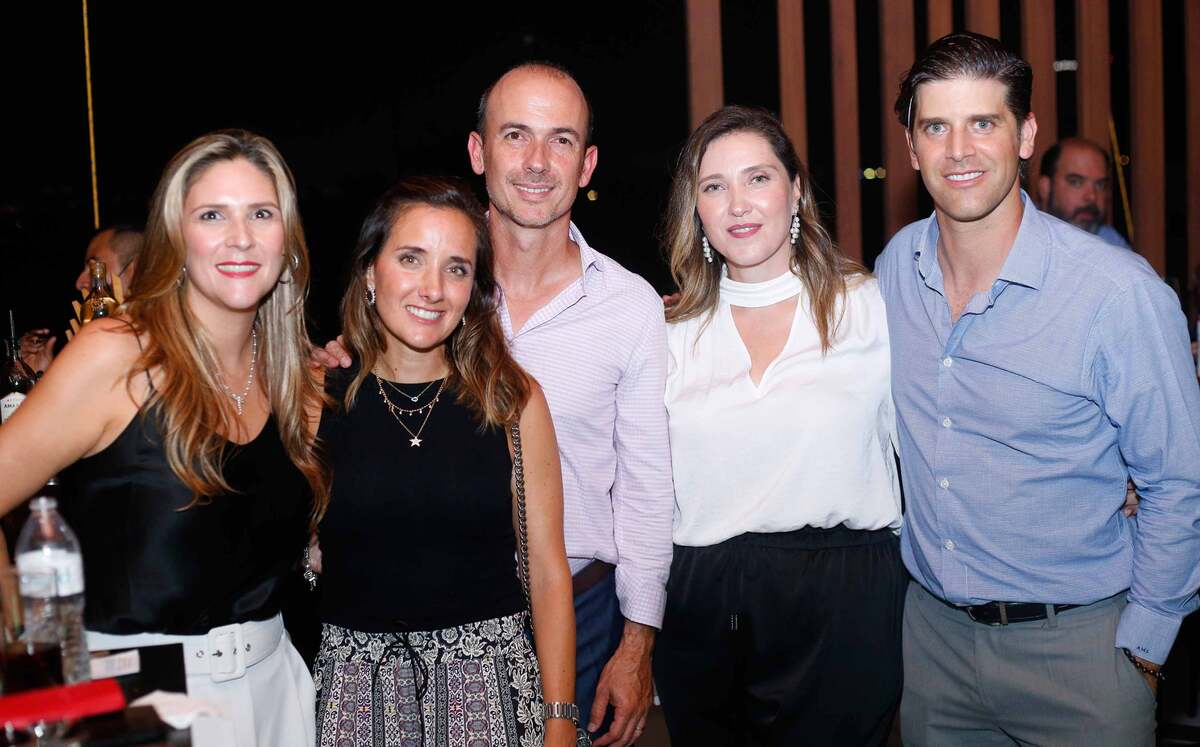 Adriana Garza, Martha García de Cueva, Andrés Cueva, Carolina Elosúa de Martínez y Alberto Martínez