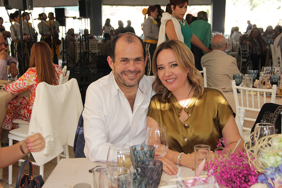 Arturo Cortés y Julieta Angulo.