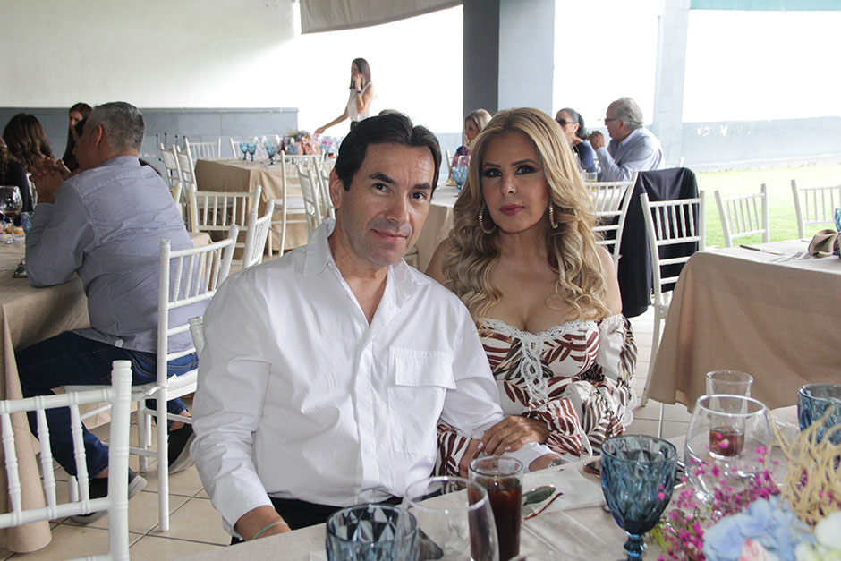 Arturo Gastelum y Gabriela Córdoba.