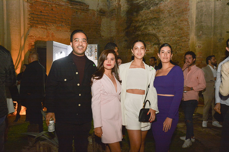 Barat Kumar, Sofía Celis, Fernanda Vázquez y Mariana Gómez