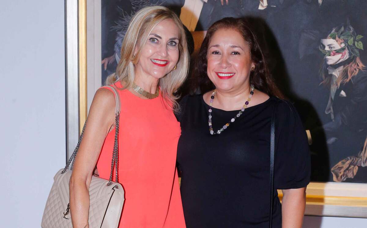 Mónica Buerón y Lucy Taha de Fernández