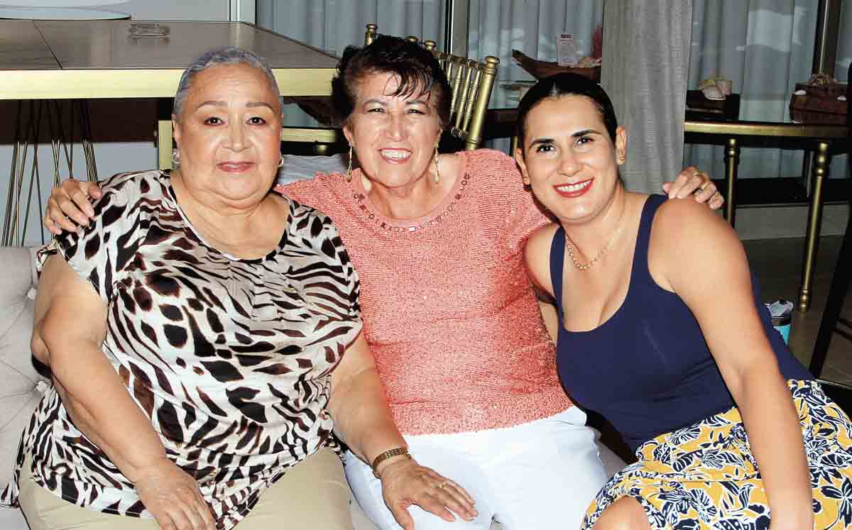 Naty Barrios, Loloy Romero y Nayeli Rodríguez / Fotos: José Chang