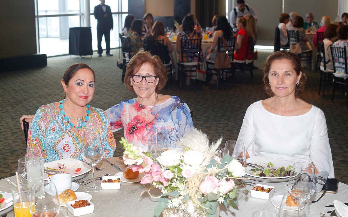 Cecilia Muñoz, Laura Muñoz y Magdalena de la Garza