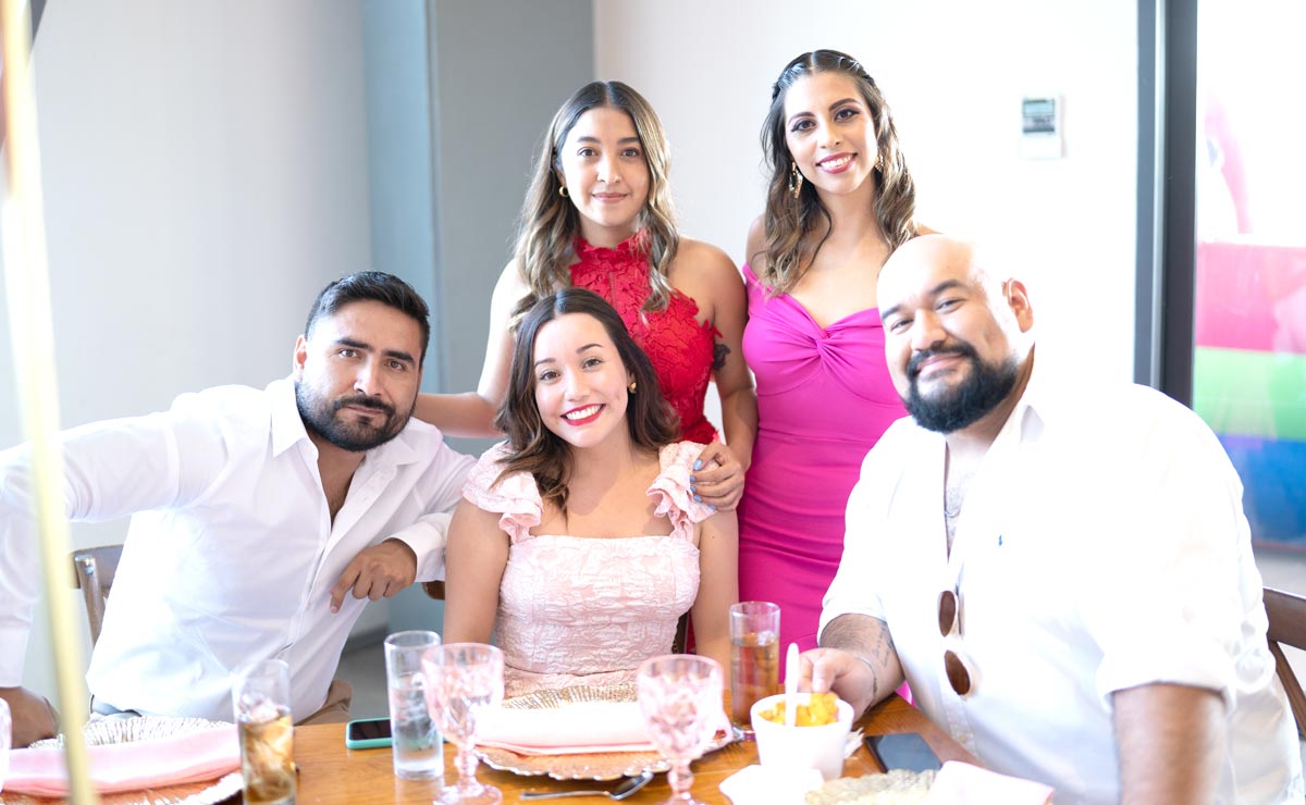 Chuy, Karla, Daniela, Natalia y Omar