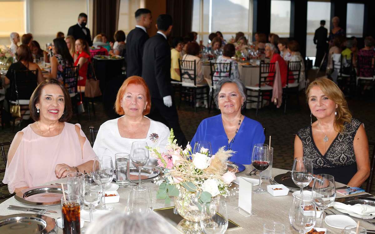Guillermina Garza, Alejandra Villarreal, Martha de Salazar y Patricia Pérez
