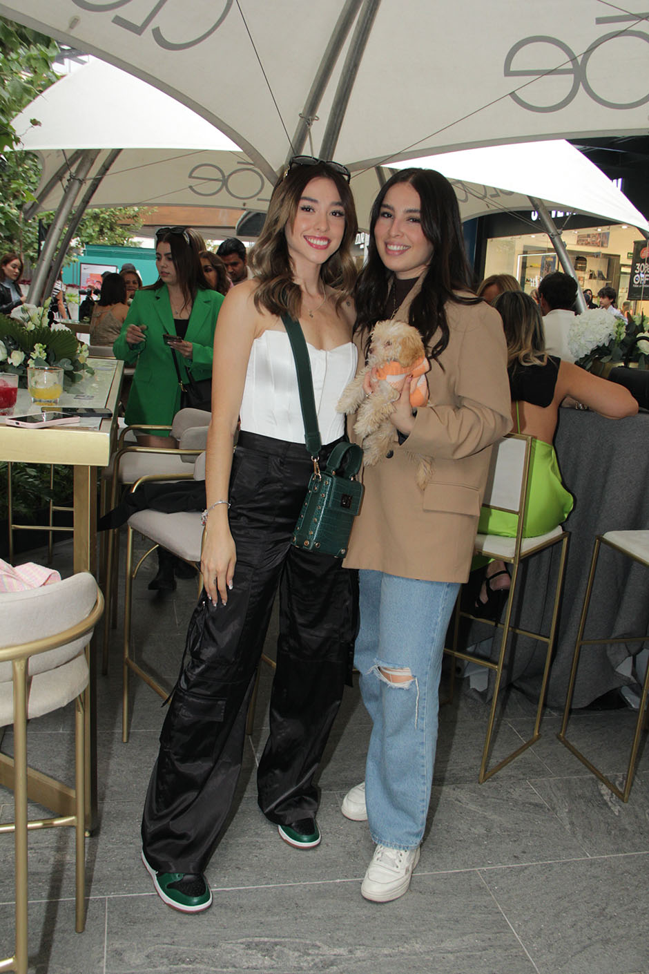 Danely Villa y Ana Paula Villa