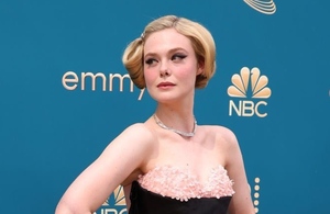 Elle Fanning es una verdadera princesa en los Emmys 2022 (Foto: Instagram)